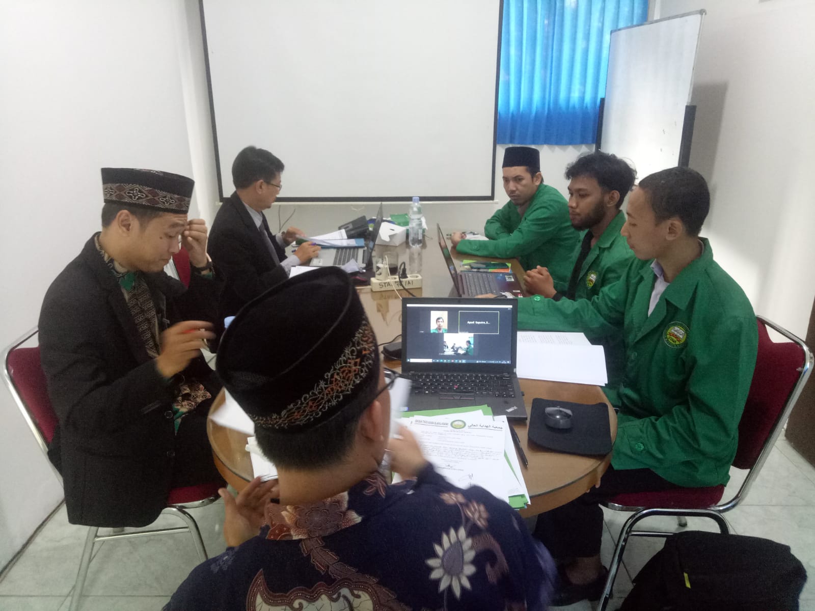 Read more about the article pelaksanaan ujian proposal skripsi bertepatan di hari senin di awal bulan desember